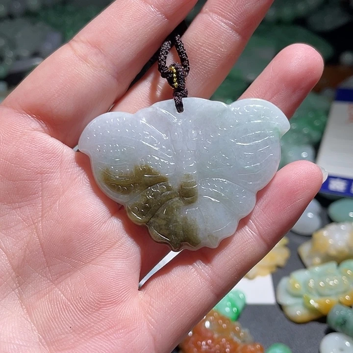 颈饰未镶嵌翡翠天