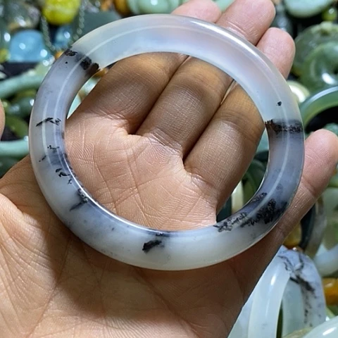 岫玉手镯未镶嵌58口径