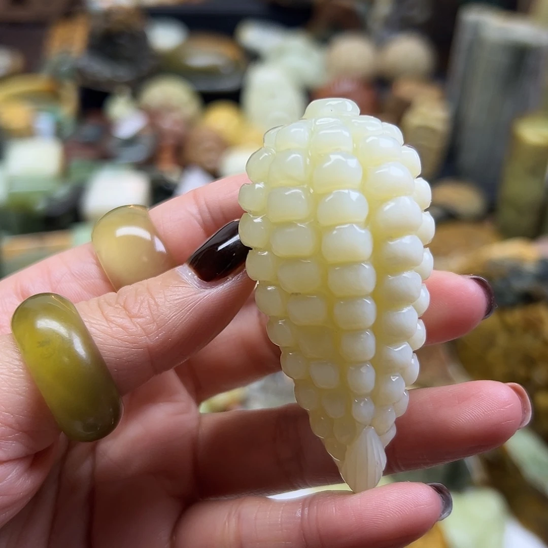 岫玉未镶嵌颈饰辽阳料玉米手玩