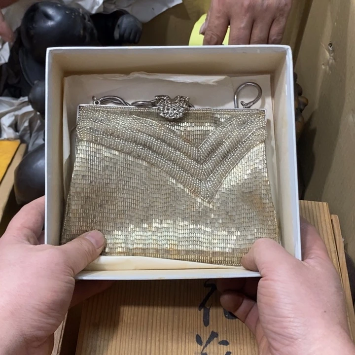 菲***喵中古品默认微瑕看好下手