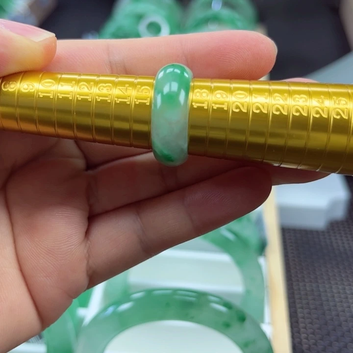 石英质玉未镶嵌戒指
