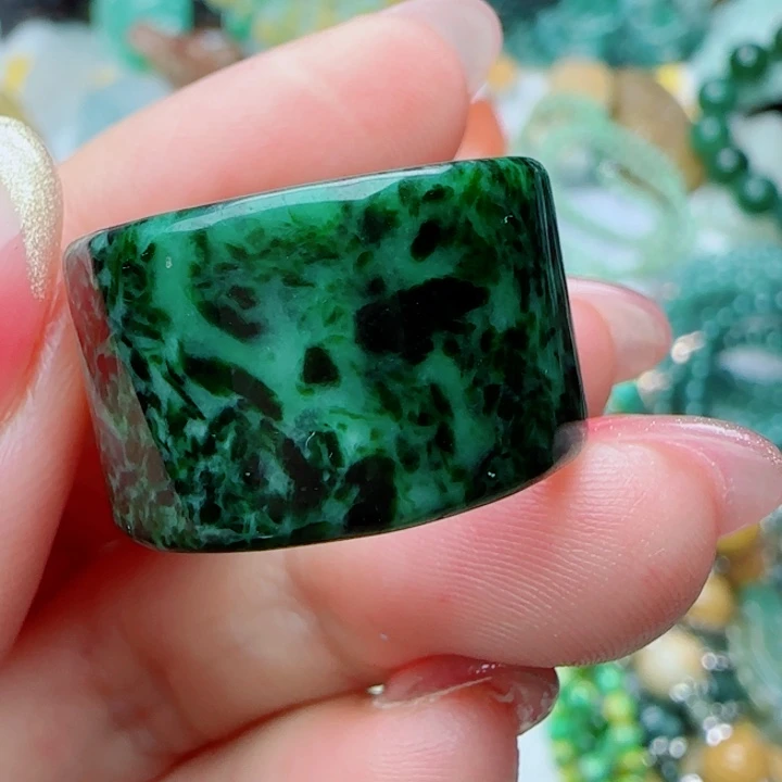 翡翠未镶嵌颈饰天然A货35