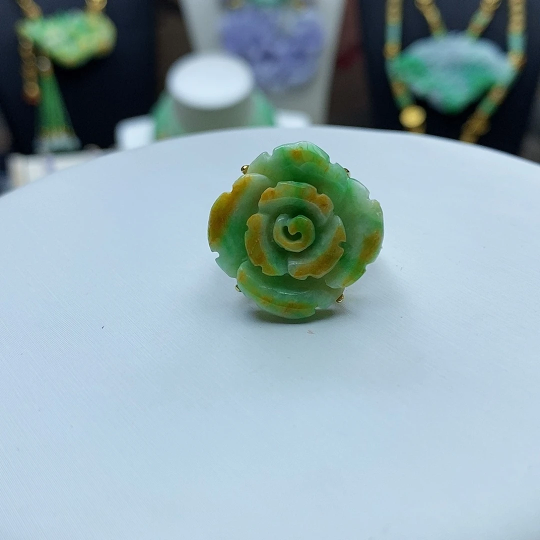 翡翠戒指未镶嵌天然