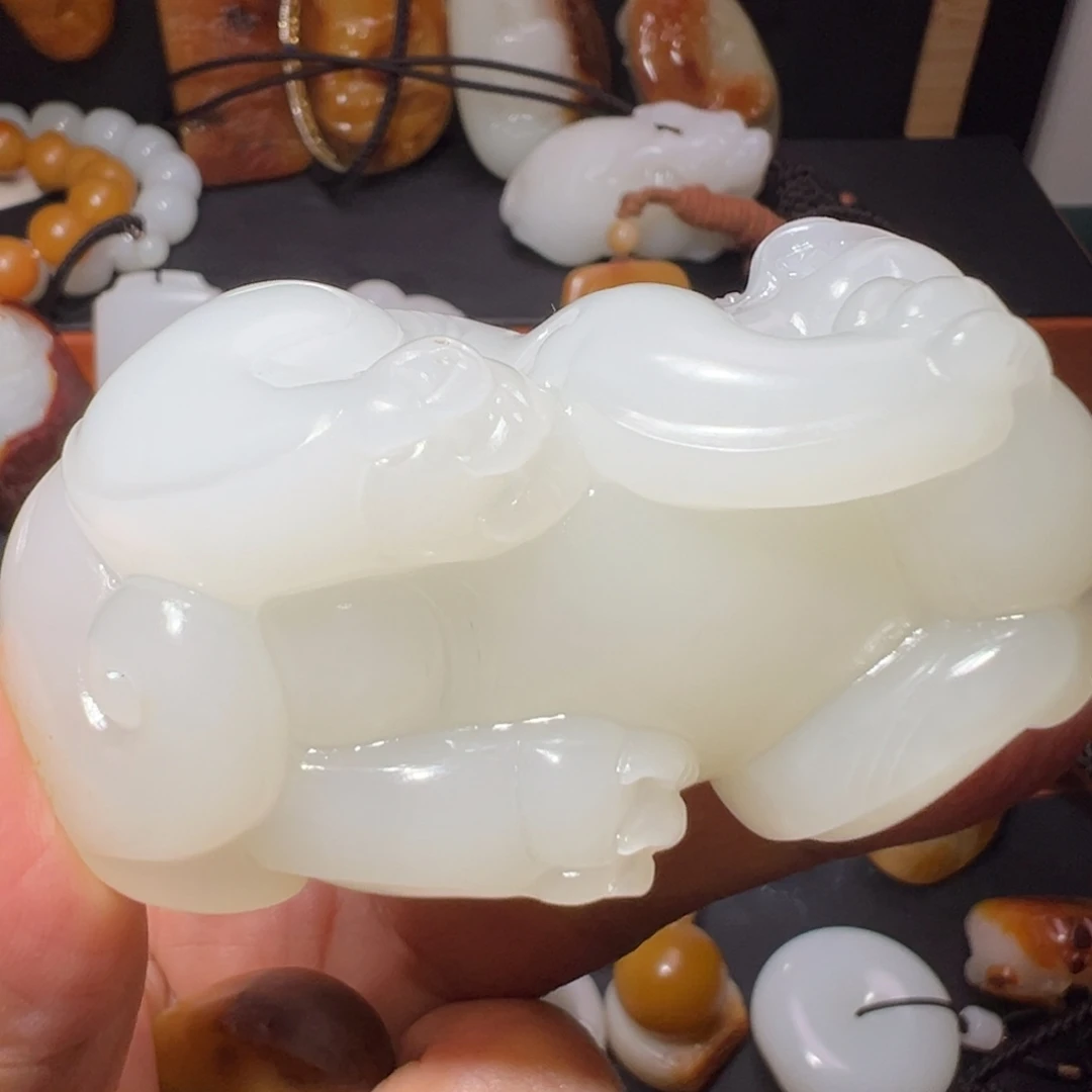 晓***平和田玉未镶嵌颈饰