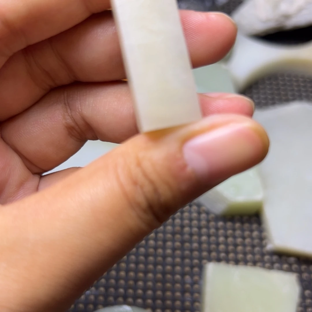 和田玉未镶嵌项链