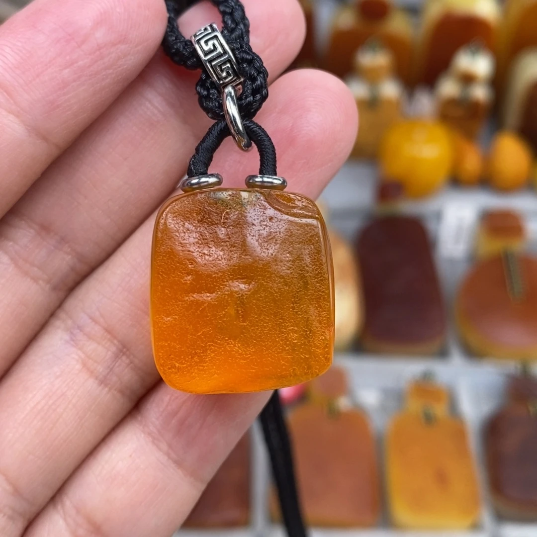 琥珀未镶嵌珠宝奇石