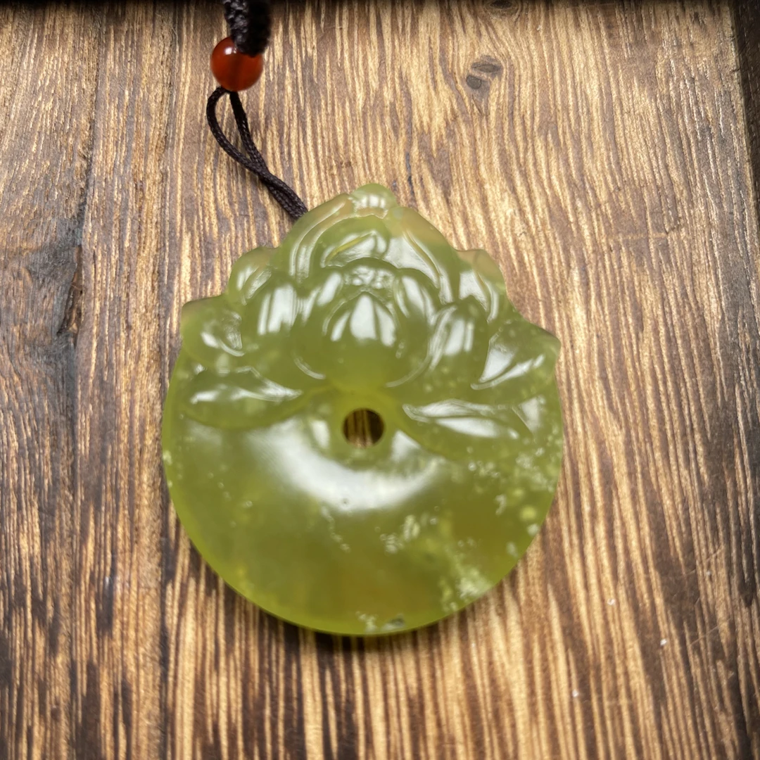 岫玉莲花平安扣吊坠时尚玉石挂件
