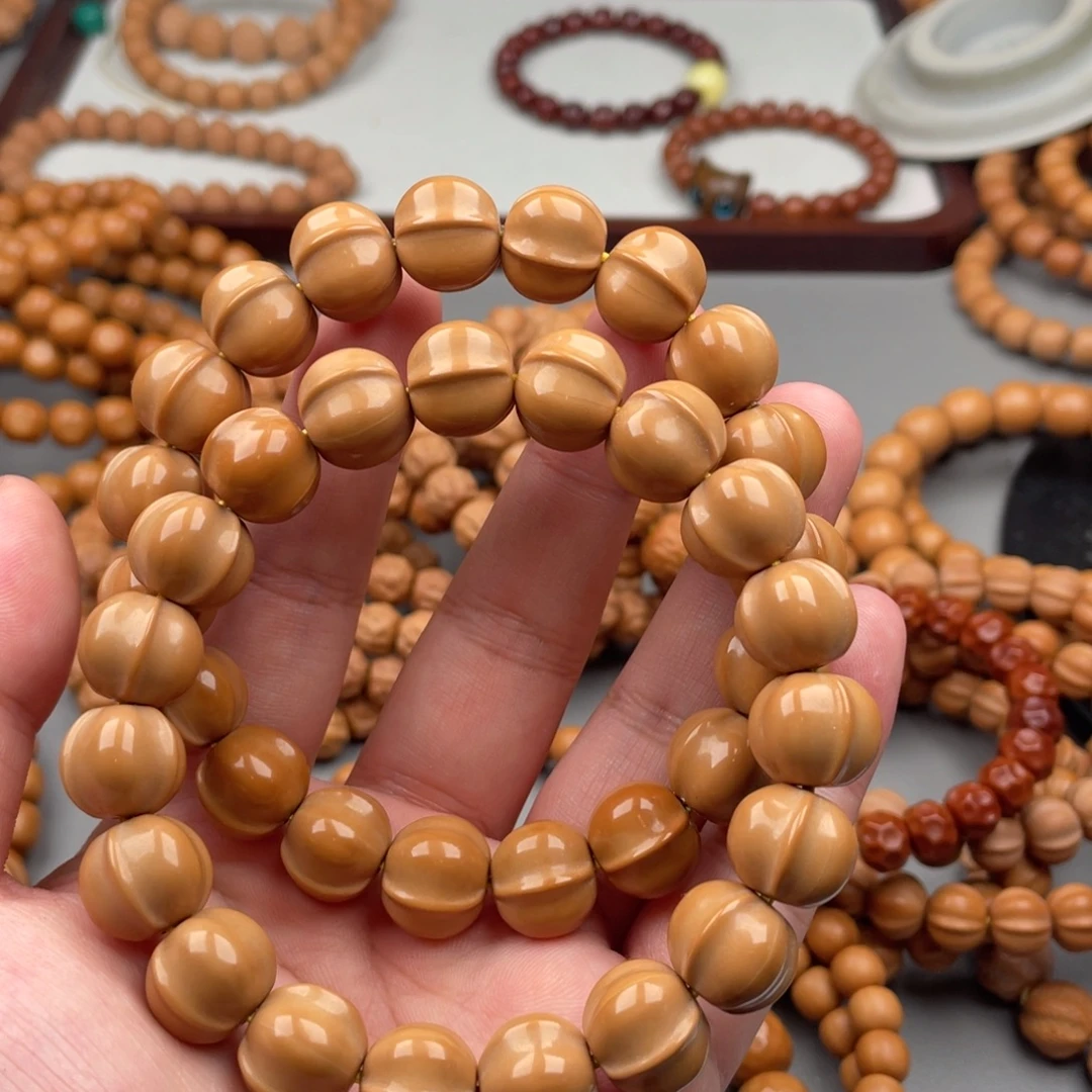 她***、吊坠猴头核桃无暇微色差龙岩大鲨鱼2条