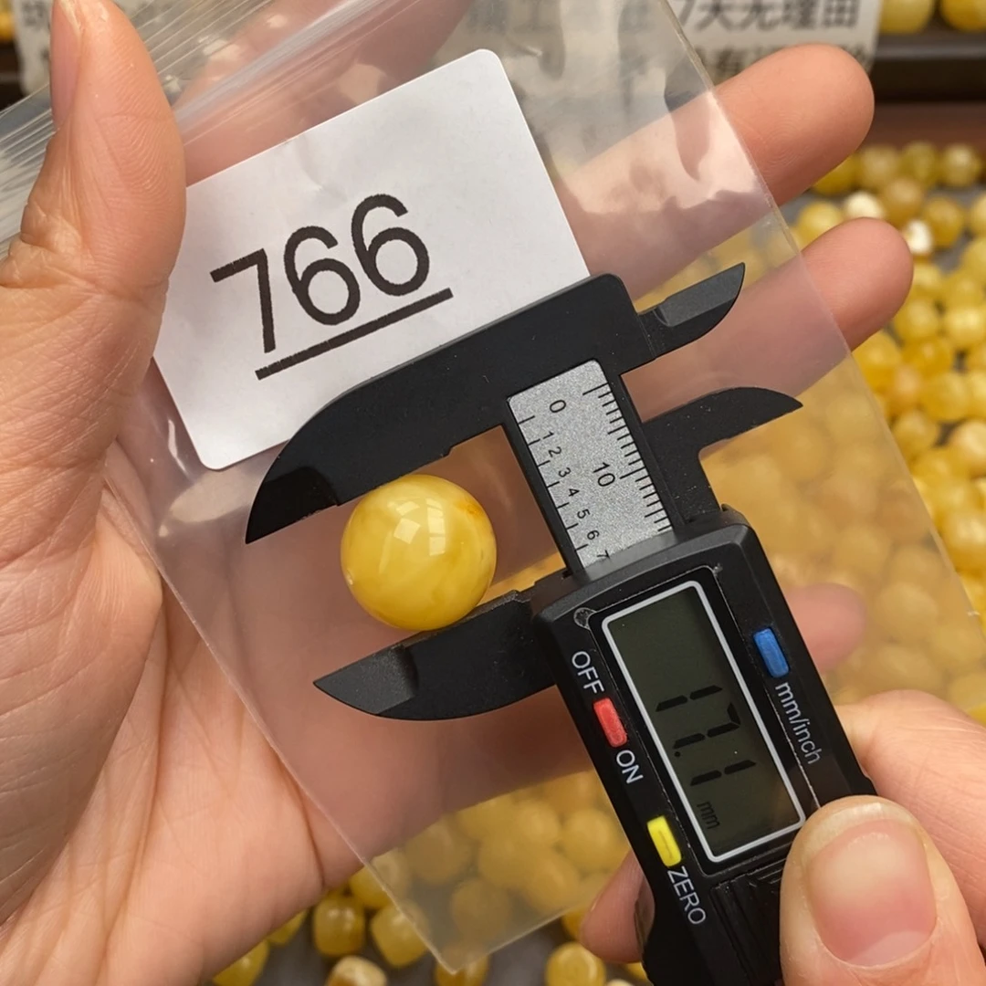 蜜蜡珠宝奇石未镶嵌