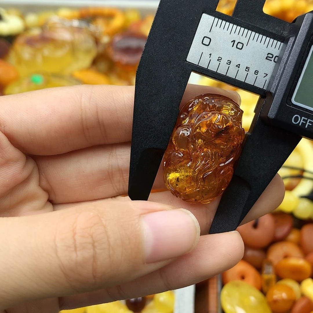 未镶嵌琥珀珠宝奇石