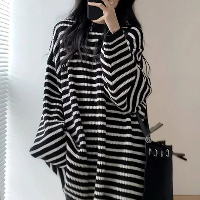 拉夏贝尔【断码】松大码百搭软糯中长款黑白条纹毛衣女打底衫上衣