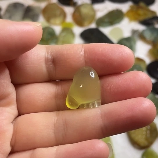 未镶嵌蛇纹石玉颈饰
