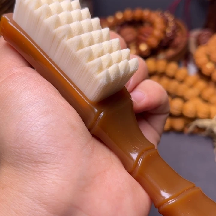 猴头核桃吊坠刷子