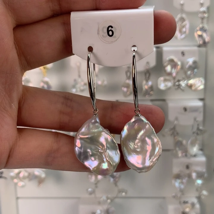 空***兰无非金属巴洛克花瓣耳饰