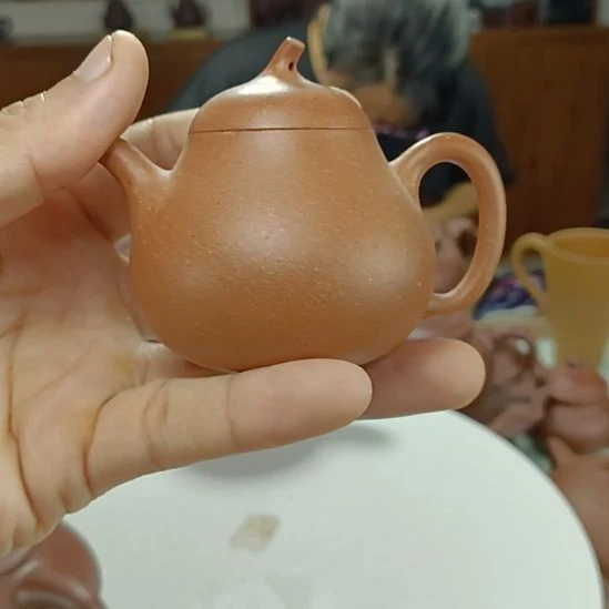 紫砂茶壶工作人员