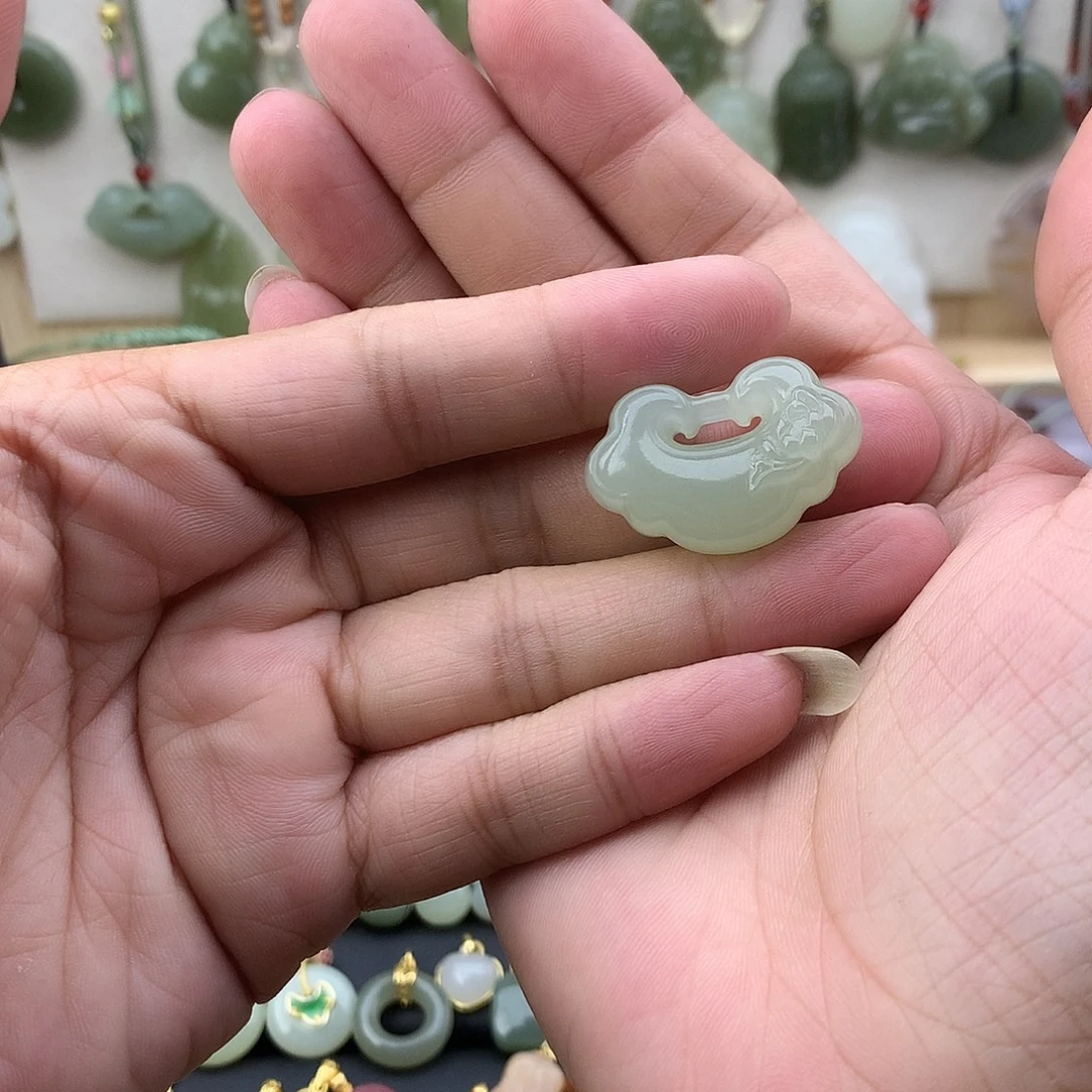 和田玉未镶嵌吊坠(不含链)