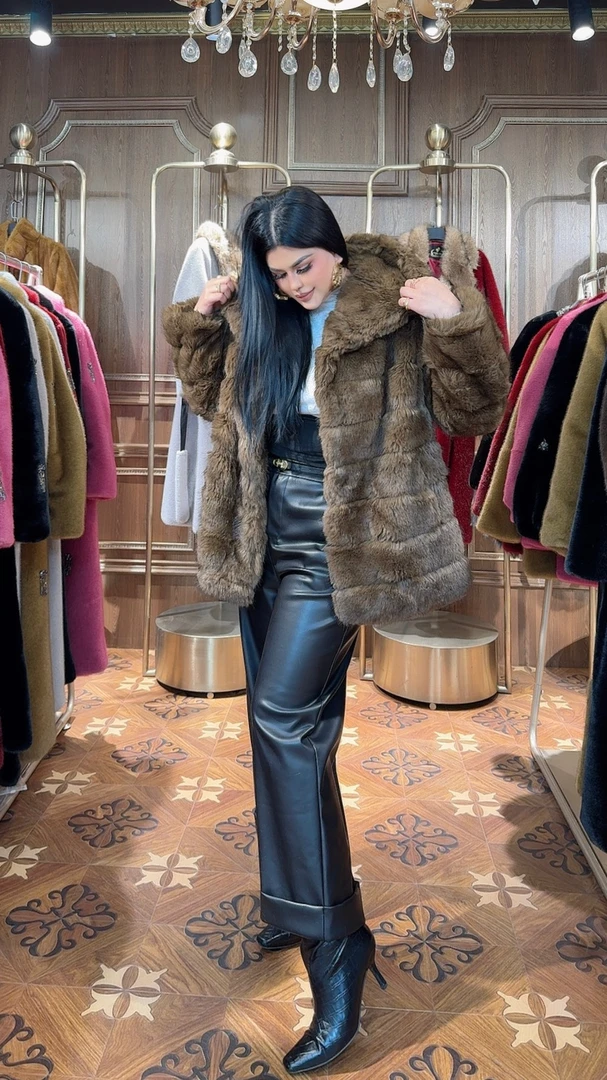 佳佳专属大帽款贵气子子草草外套