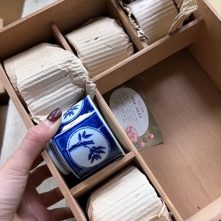 瓷片张*嘴噗哈哈哈哈哈哈哈哈哈我笑