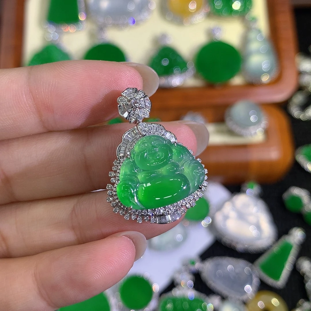 翡翠18K金镶嵌颈饰8888888