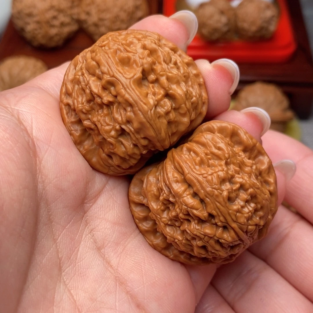 李***i文玩核桃把件红皮球白38.8全品