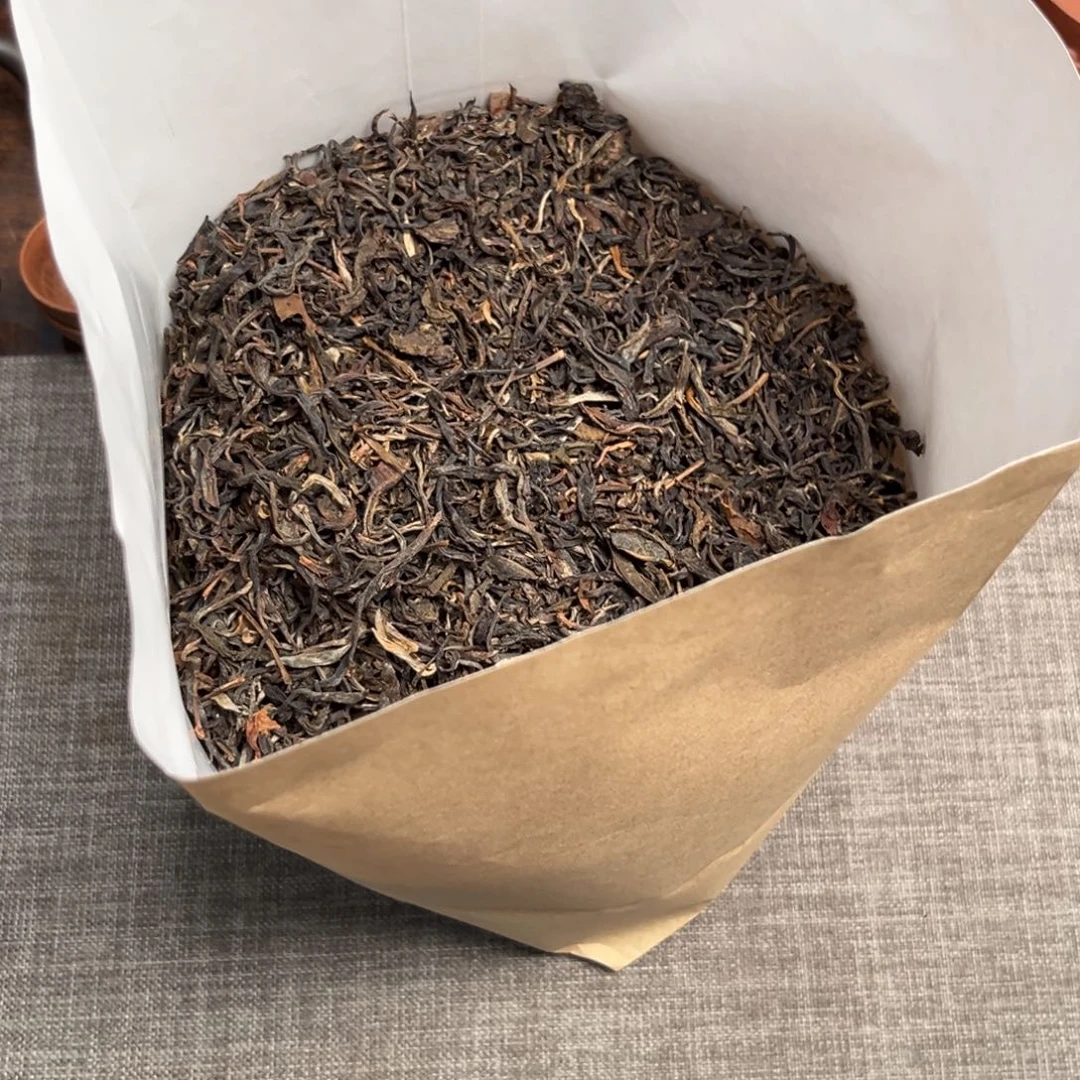 紫砂茶壶2斤易武大树茶