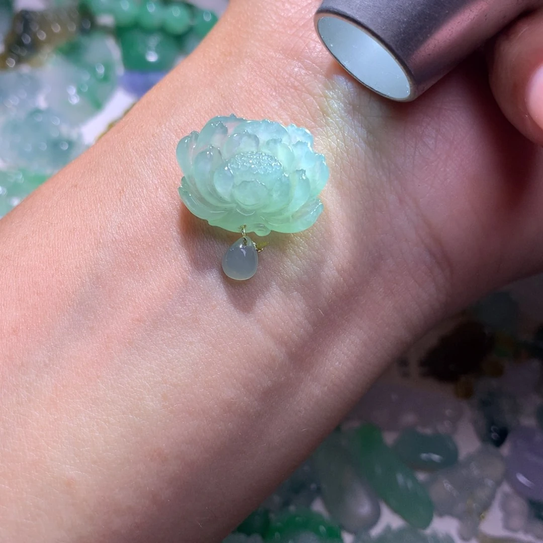 定制翡翠未镶嵌翡翠莲花