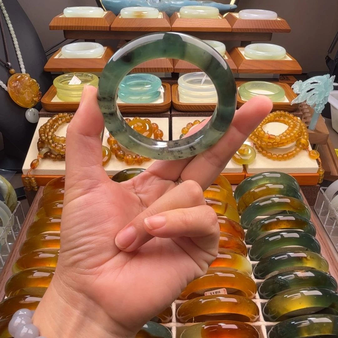 蛇纹石玉未镶嵌手镯58