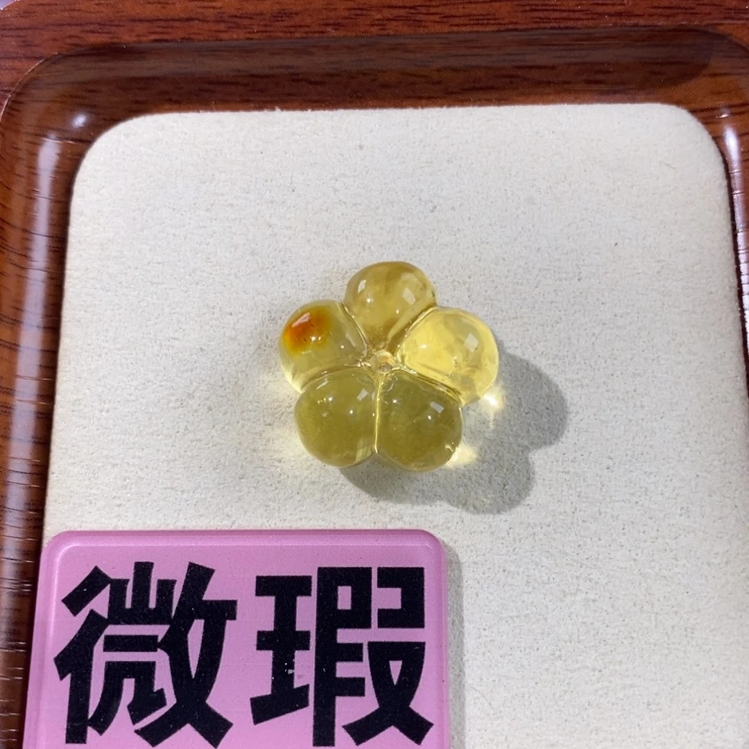 蜜蜡未镶嵌裸石花