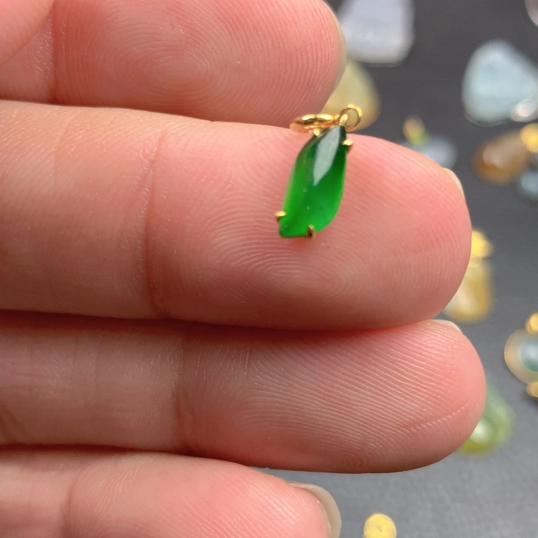 【闪购商品】颈饰18K金镶嵌翡翠翡翠