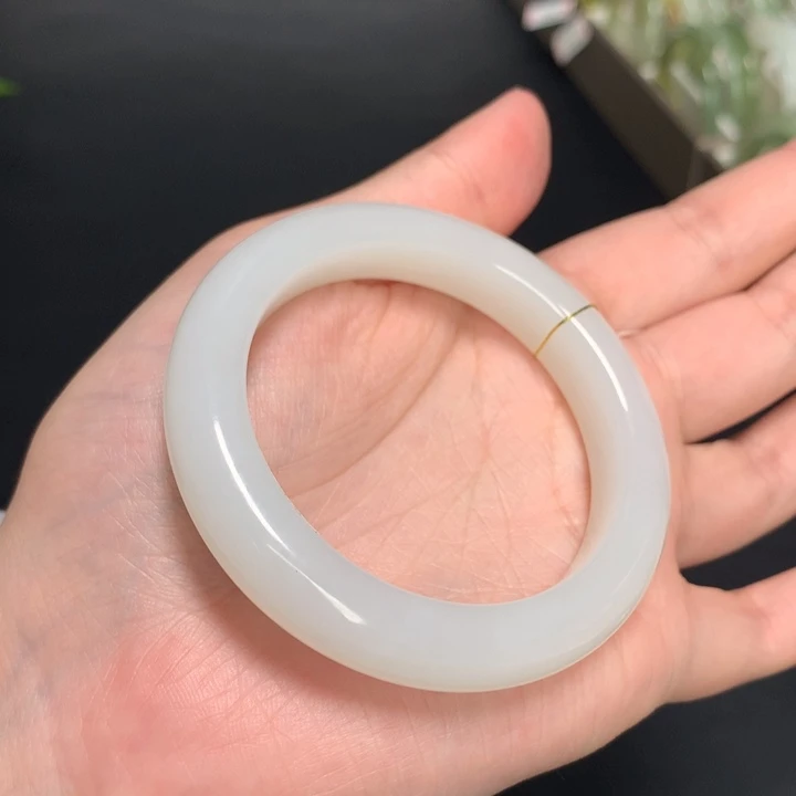 和田玉手镯未镶嵌50