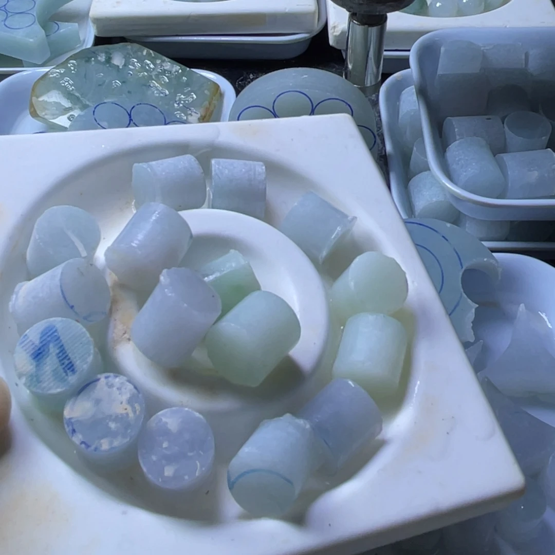 定制翡翠未镶嵌福利珠子包工