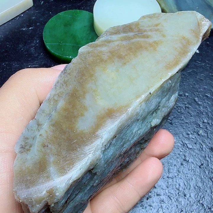 和田玉（糖玉）未镶嵌珠宝奇石