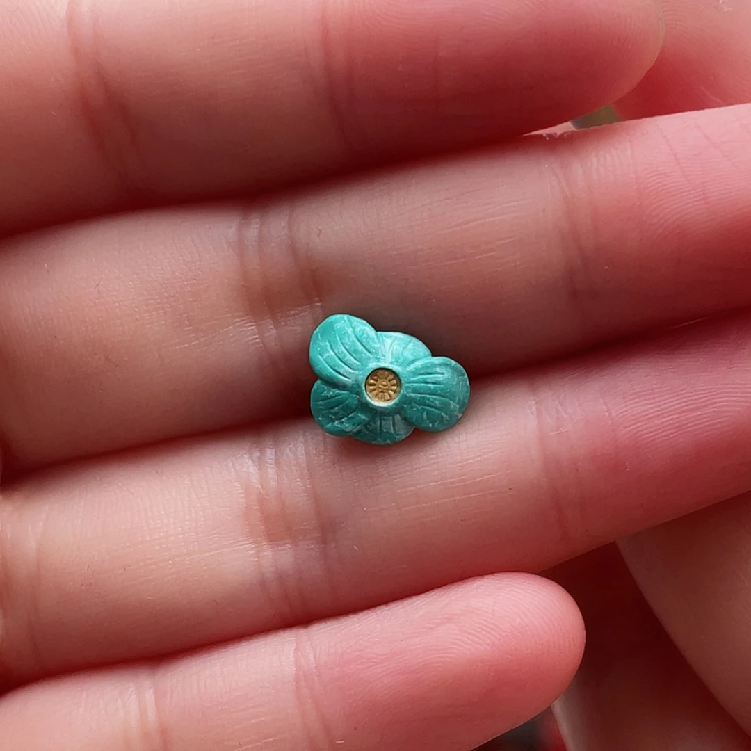 绿松石颈饰未镶嵌