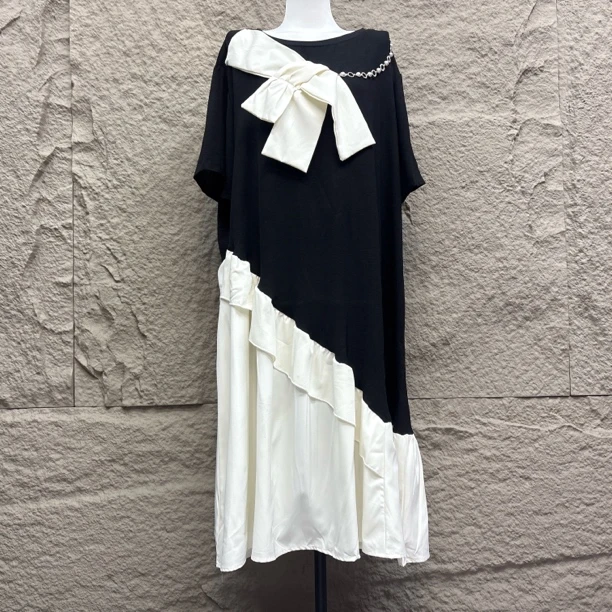 756大码女装胖mm洋气大蝴蝶结拼色减龄遮肉显瘦连衣裙