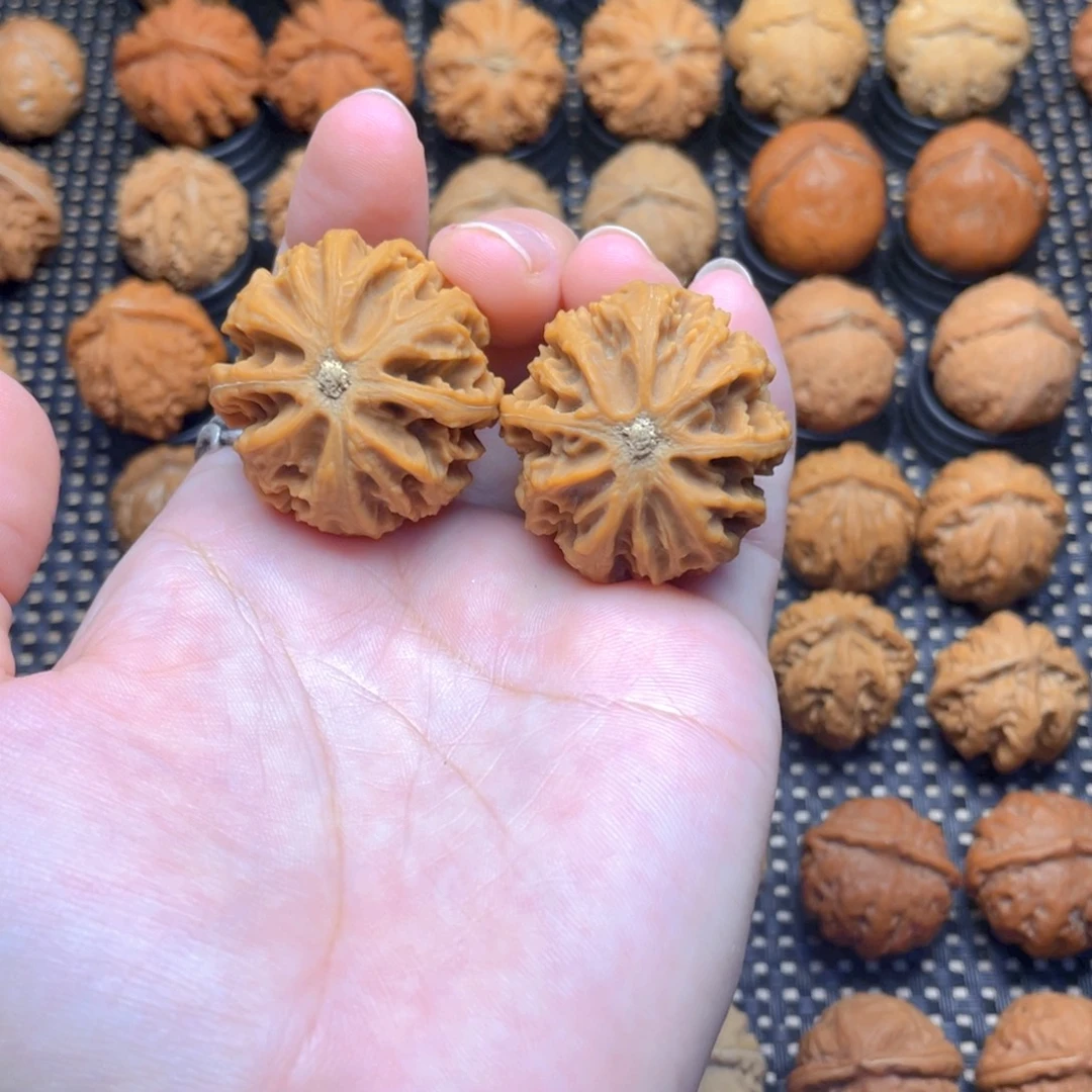 文玩把件野生大虎魄