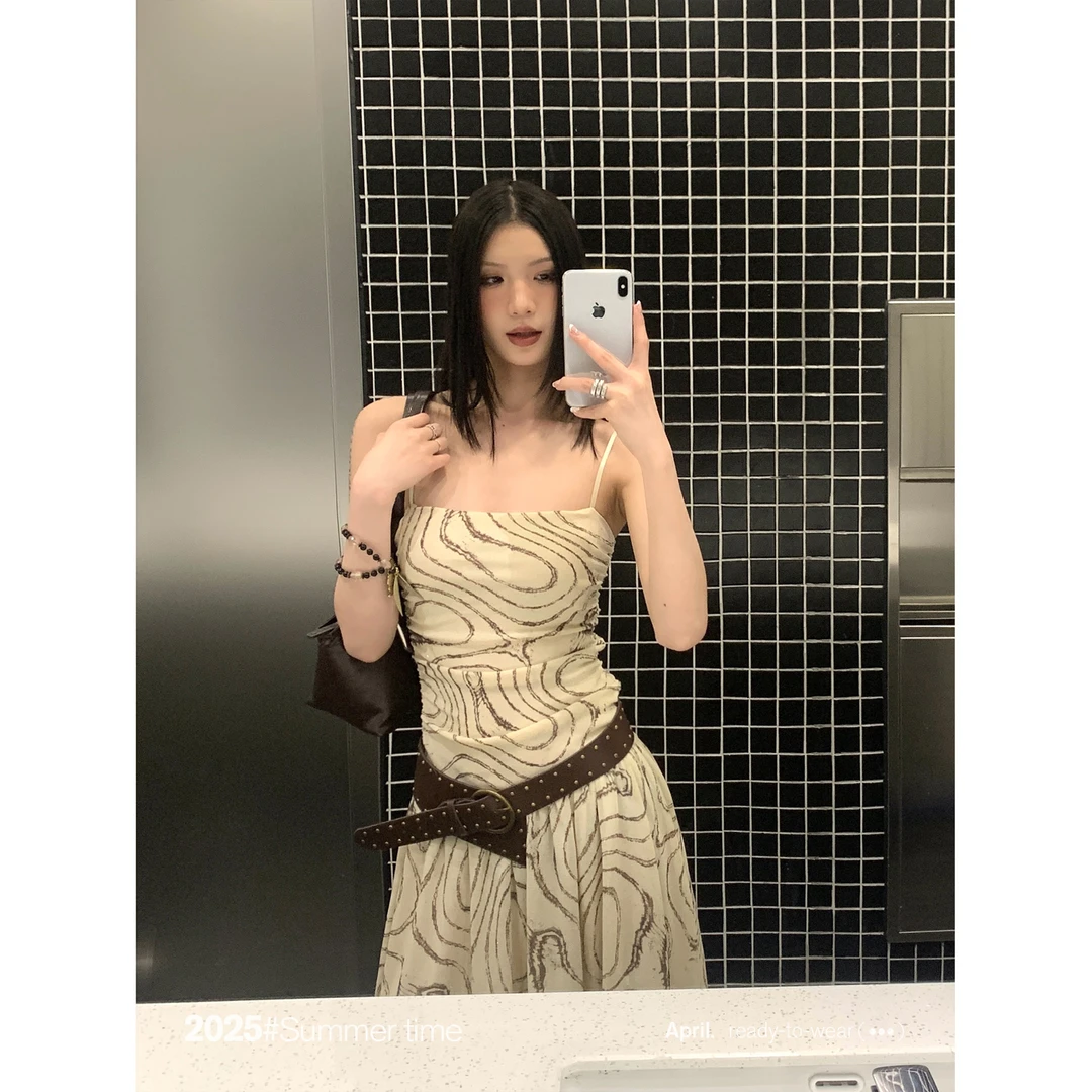 SUNONEONE 朋克复古金属钉珠重工宽腰带女式网红小众皮带D0173S