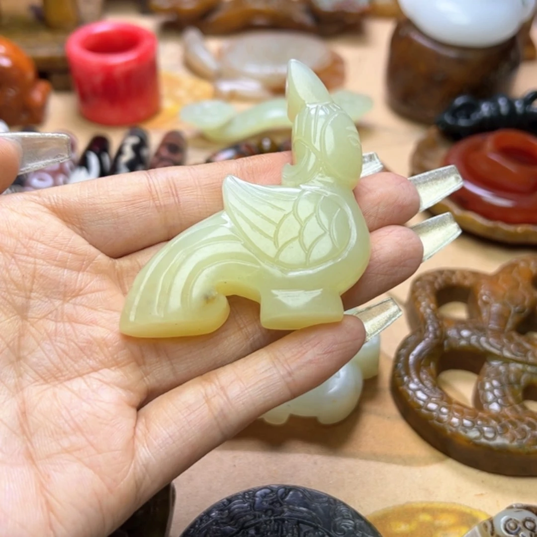 【闪购商品】蛇纹石玉颈饰未镶嵌