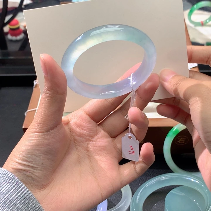 翡翠未镶嵌手镯贵妃