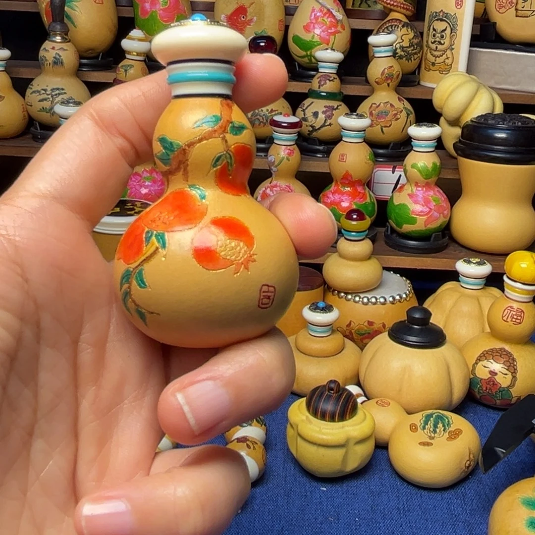 L***：大叶紫檀（黑酸枝木类）