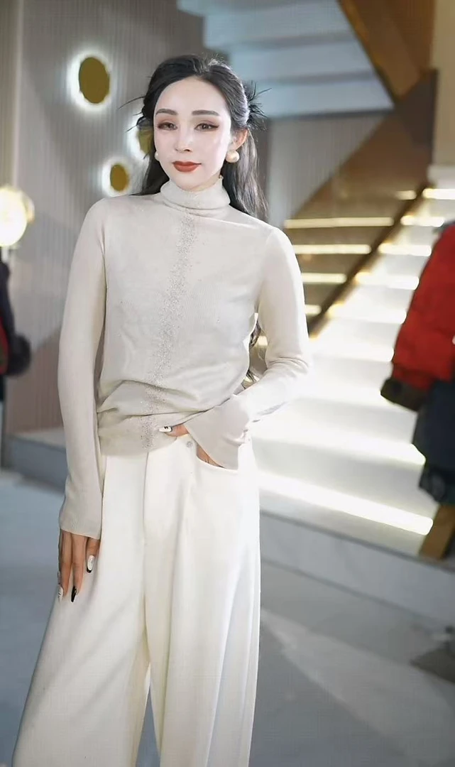 时尚百搭收腰显瘦堆堆领高领烫钻女士细羊毛打底毛衣6W+q999887