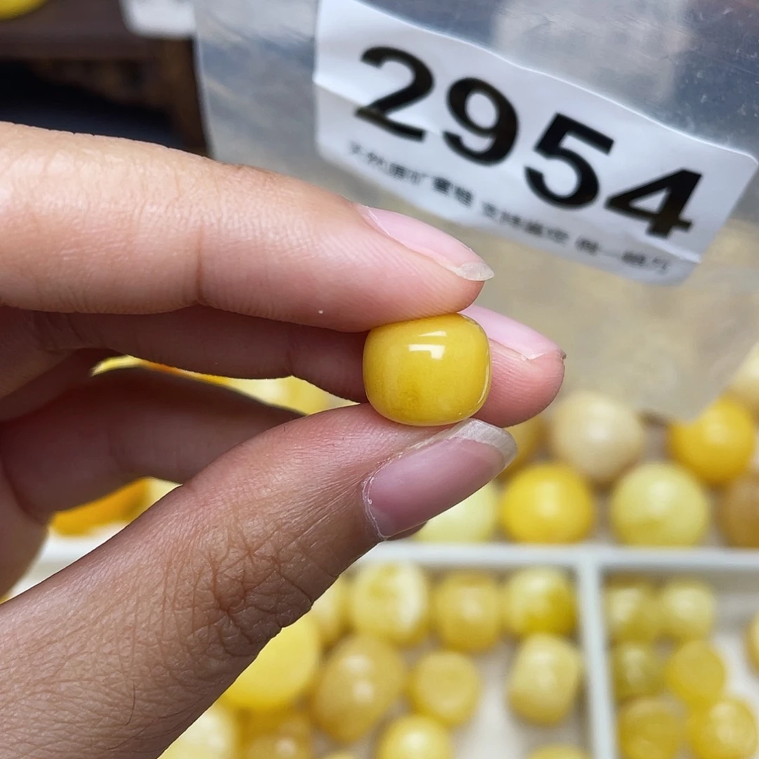 1***蜜蜡未镶嵌珠宝奇石10.8