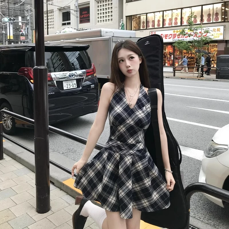 小个子领时尚显瘦挂脖连衣裙无袖裙子女夏季适合海边拍照连衣裙