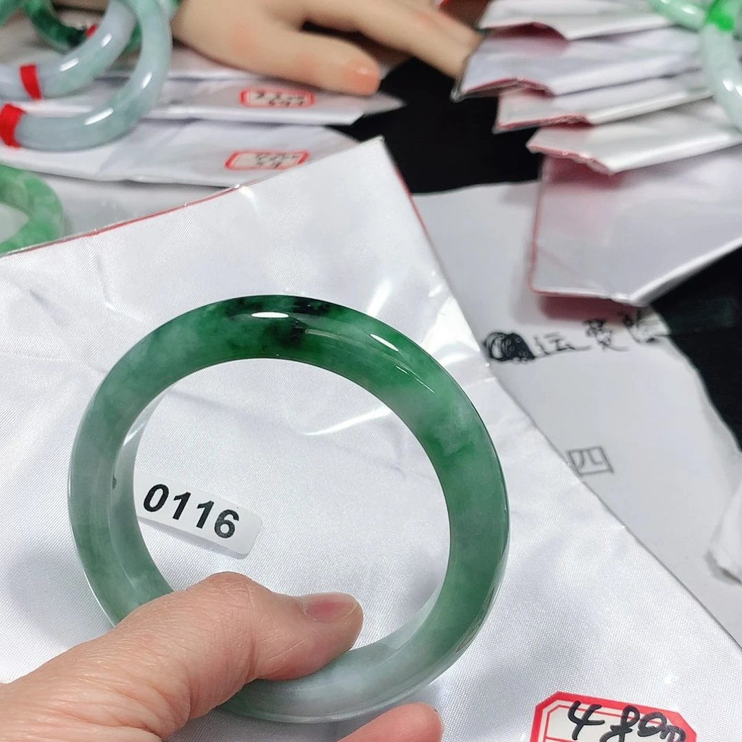 翡翠手镯未镶嵌天然缅甸A货翡翠手镯