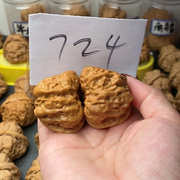 核桃蛤蟆41斤左右一个人