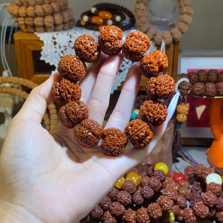 瞧***样金刚菩提手串235玉华满肉一物