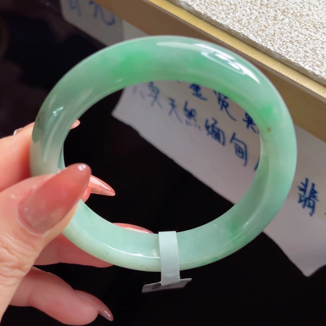 翡翠未镶嵌手镯手镯