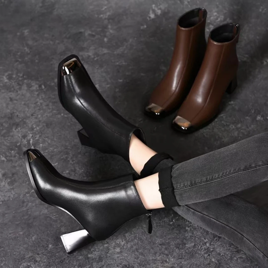 方头英伦马丁靴女百搭秋冬法式复古高跟短靴粗跟2025新款法式复古