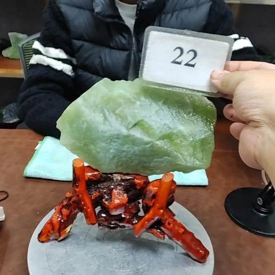 蛇纹石玉未镶嵌原石