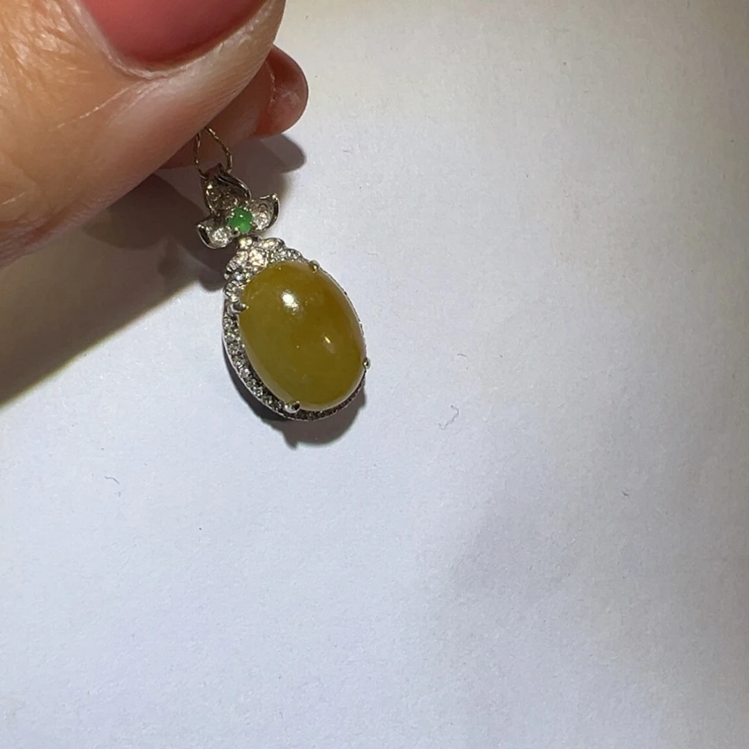 翡翠颈饰18K金镶嵌吊坠