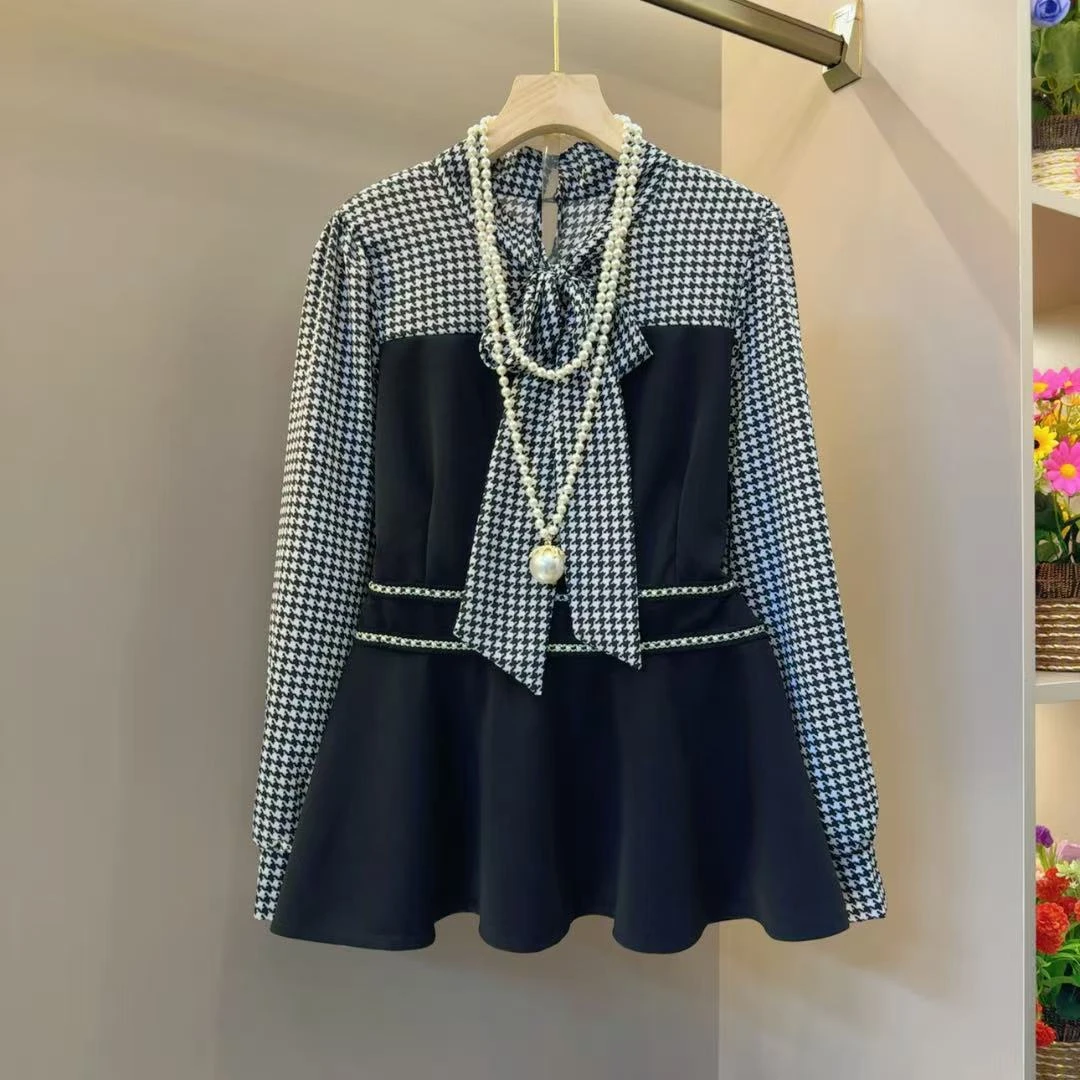 欧货显瘦气质拼色系带蝴蝶结小衫衣长64左右